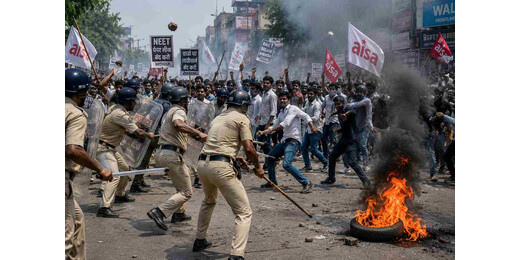 तिरंगा लेकर छात्रों के समर्थन में सड़क पर उतरे तेज प्रताप, कई जिलों में प्रदर्शन तेज